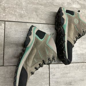 Women’s hiking boots